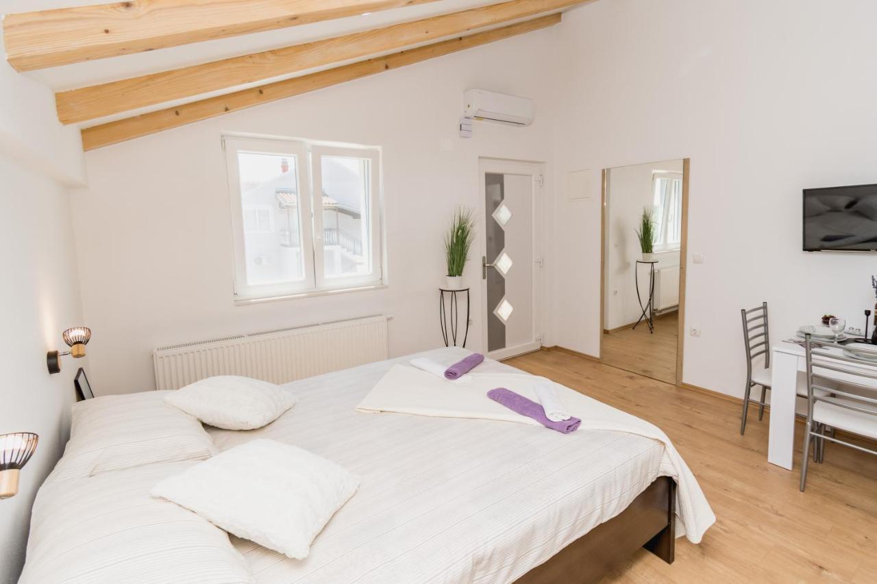Studio Apartment Harmony Np Krka لازوفاك المظهر الخارجي الصورة