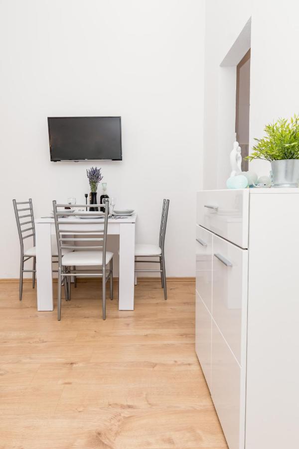 Studio Apartment Harmony Np Krka لازوفاك المظهر الخارجي الصورة